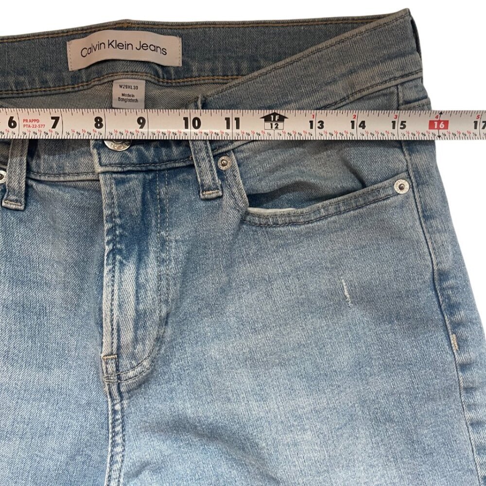 Calvin Klein Jeans. Men's Size W29 L30. Straight. Made in Bangladesh. - Picture 3 of 9